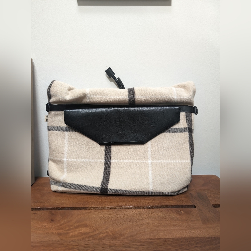 Beis The Messenger Tote in Plaid